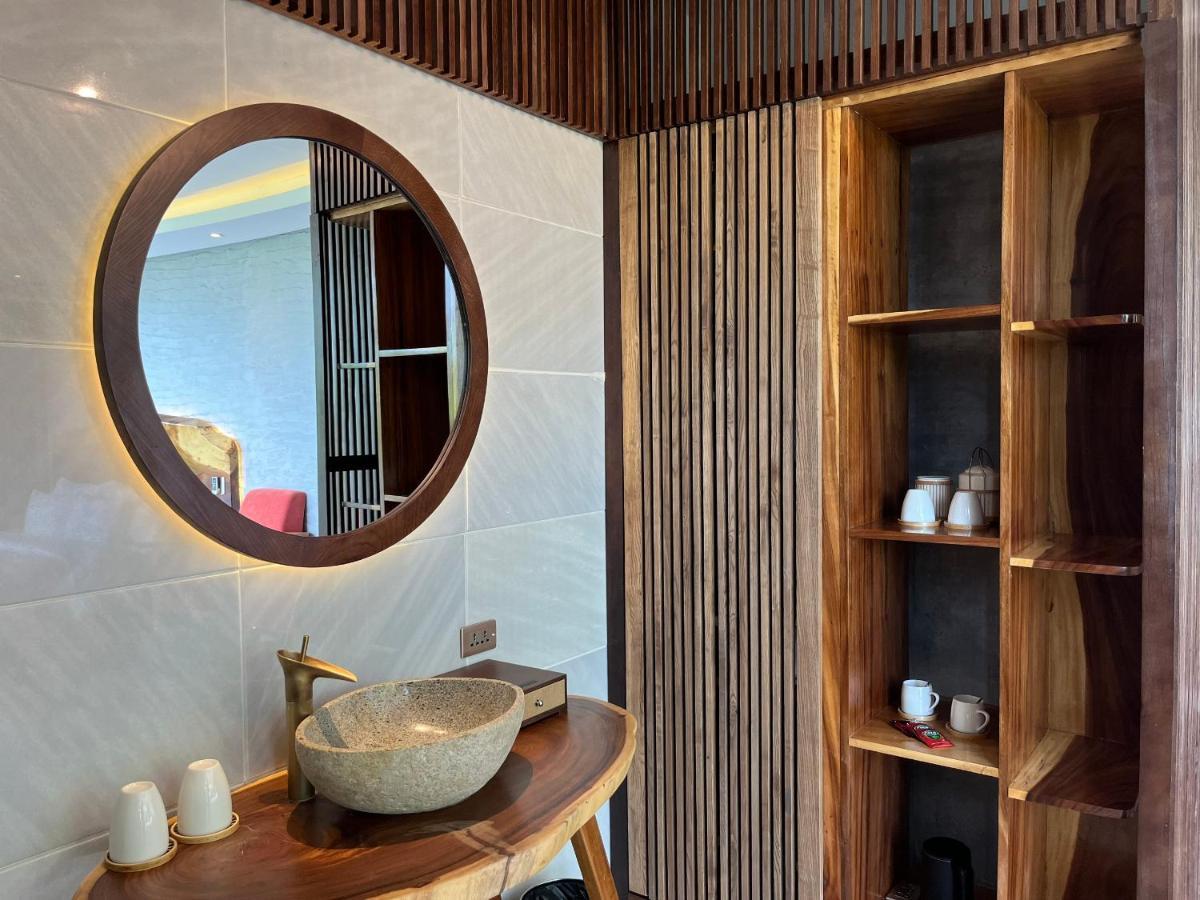 Minawa Kenhga Resort & Spa Ниньбинь Экстерьер фото
